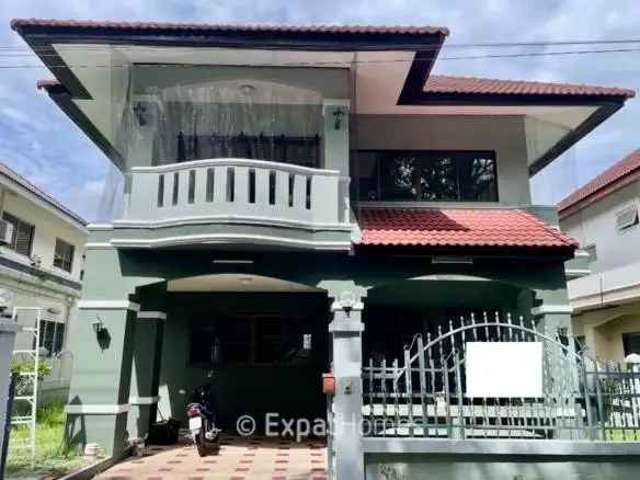 1865 – Comfortable 4-Bedroom house in a gated community in Nong Kwai area