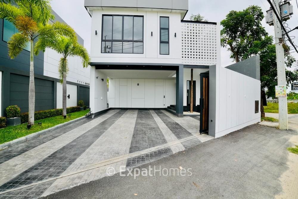 37B21BAD-AE25-4820-8189-3F7F707836BC_1_201_a