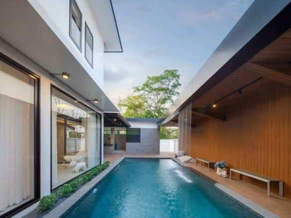 11800 – Luxury Contemporary 4 BR Pool Villa House | In Wat Ket