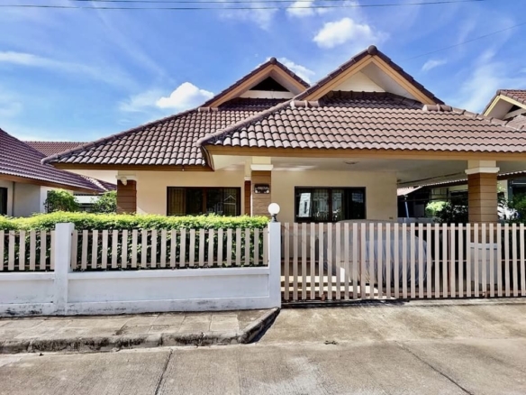 11912 – Cozy Single Storey 2BR House For Rent | Pa Daet