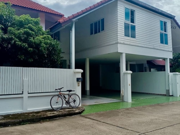11901 -Spacious 3BR House For Rent | San Phak Wan Near SBS&Lanna School