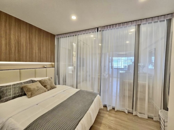 11984 – Modern 1BR Condo For Rent | Main Nimman Just Steps from MAYA